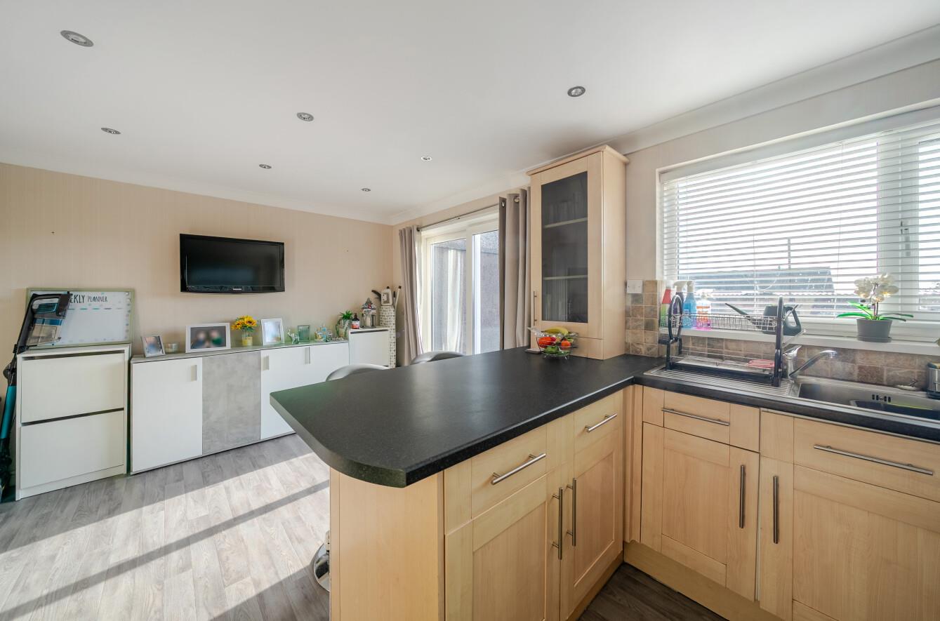 Clos Rhymni, Cwmrhydyceirw, Swansea, SA6 6RB